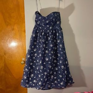 Strapless fancy dress slight petticoat feel